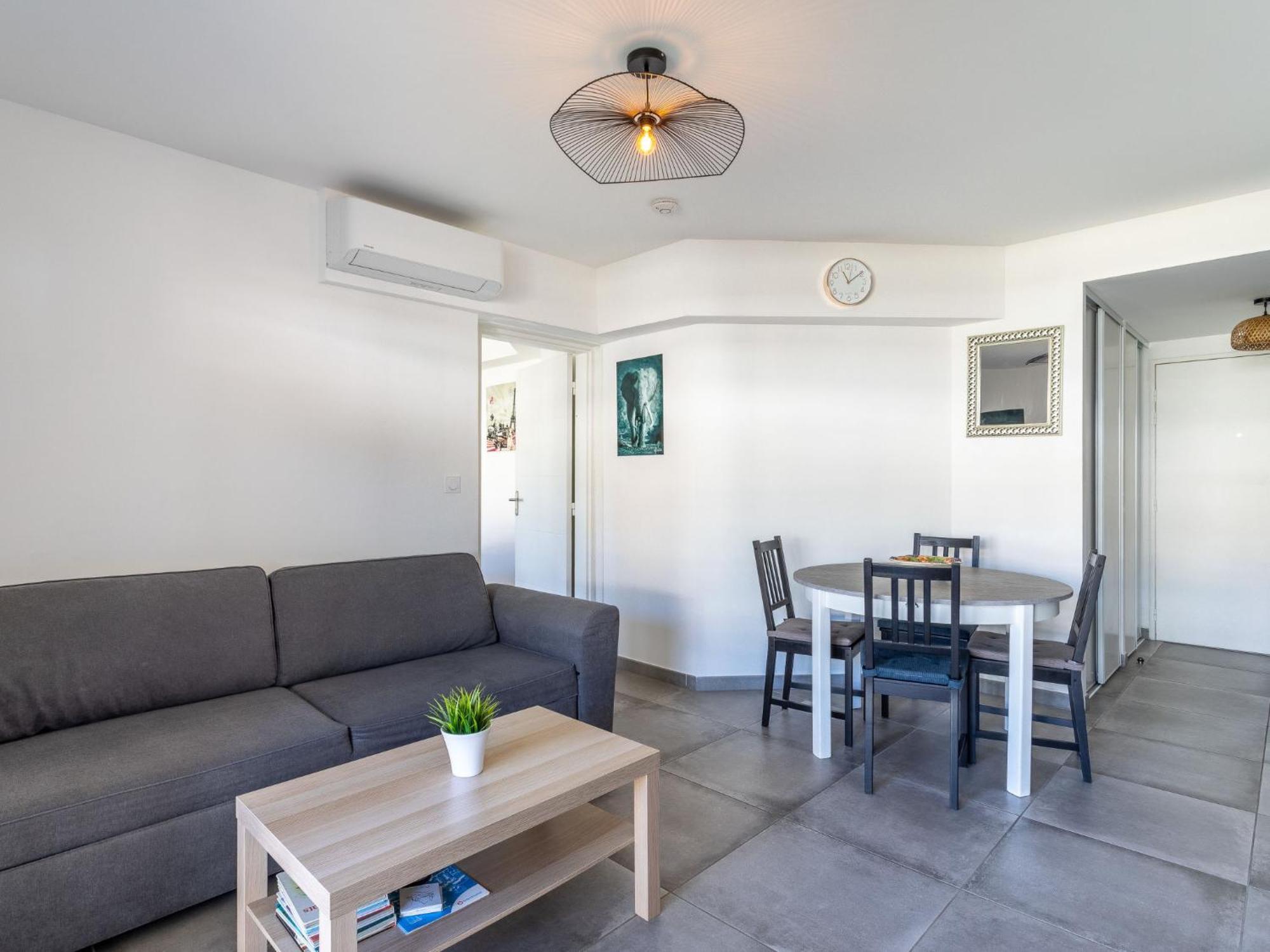 Apartment Le Jardin Du Loderi-2 By Interhome บอร์มส์-เลส์-มิโมซาส์ ภายนอก รูปภาพ